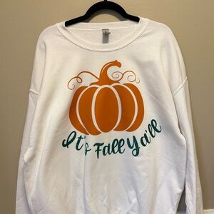 NWOT Gildan Heavy Blend White Sweatshirt with Orange‎ Pumpkin Design